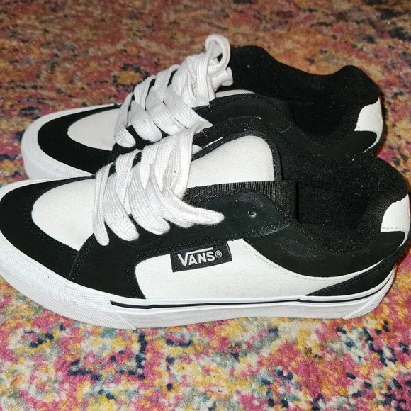 Vans Black and White Sneakers Classic Low-Top Design Chukka Push LS 7 M / 8.5 W - Picture 4 of 10